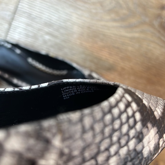Banana Republic Snake Print Leather Mules Size 6M - Picture 7 of 7